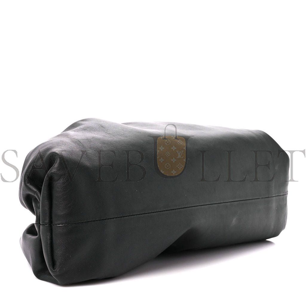 BOTTEGA VENETA SMOOTH BUTTER CALF THE POUCH OVERSIZED CLUTCH BLACK (38*18*8cm)