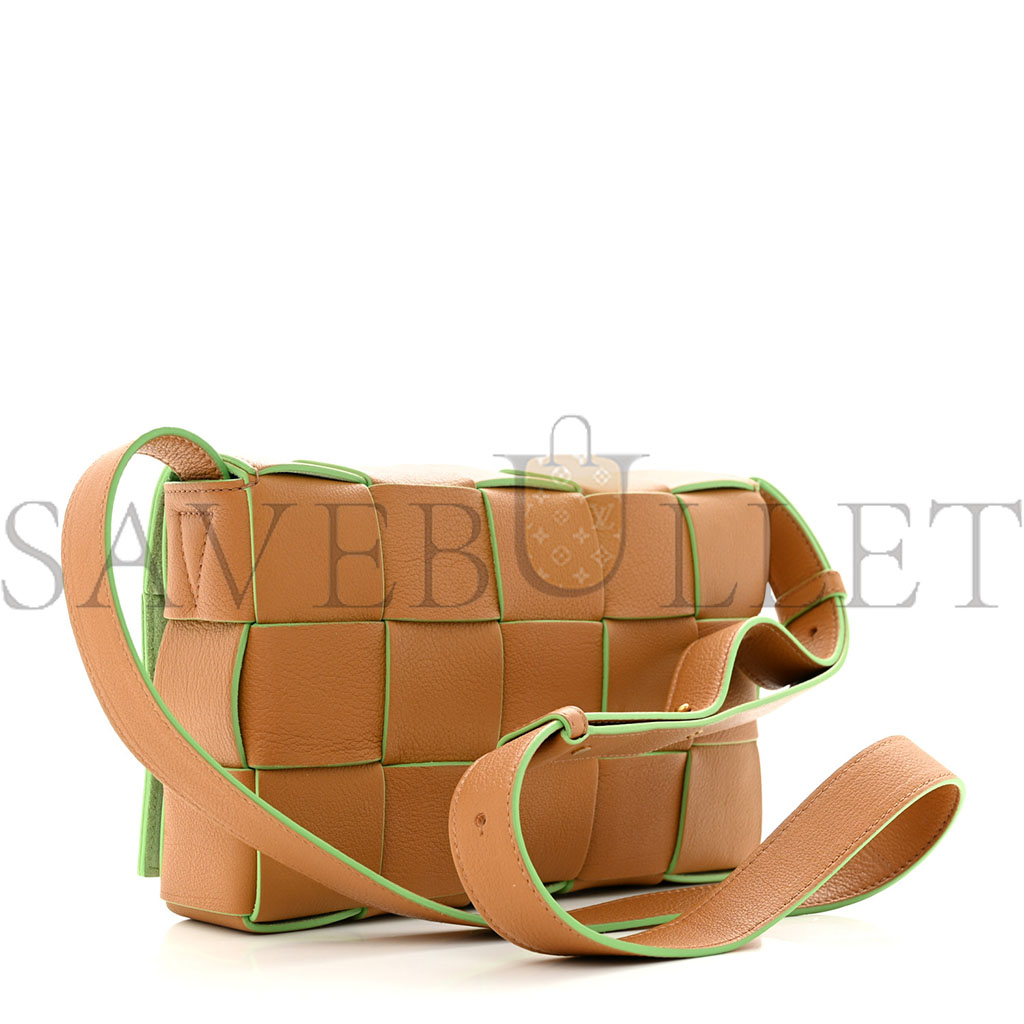 BOTTEGA VENETA GRAINED CALFSKIN MAXI INTRECCIATO CASSETTE CROSSBODY BAG CARAMEL PISTACHIO (23*15*5.5cm)