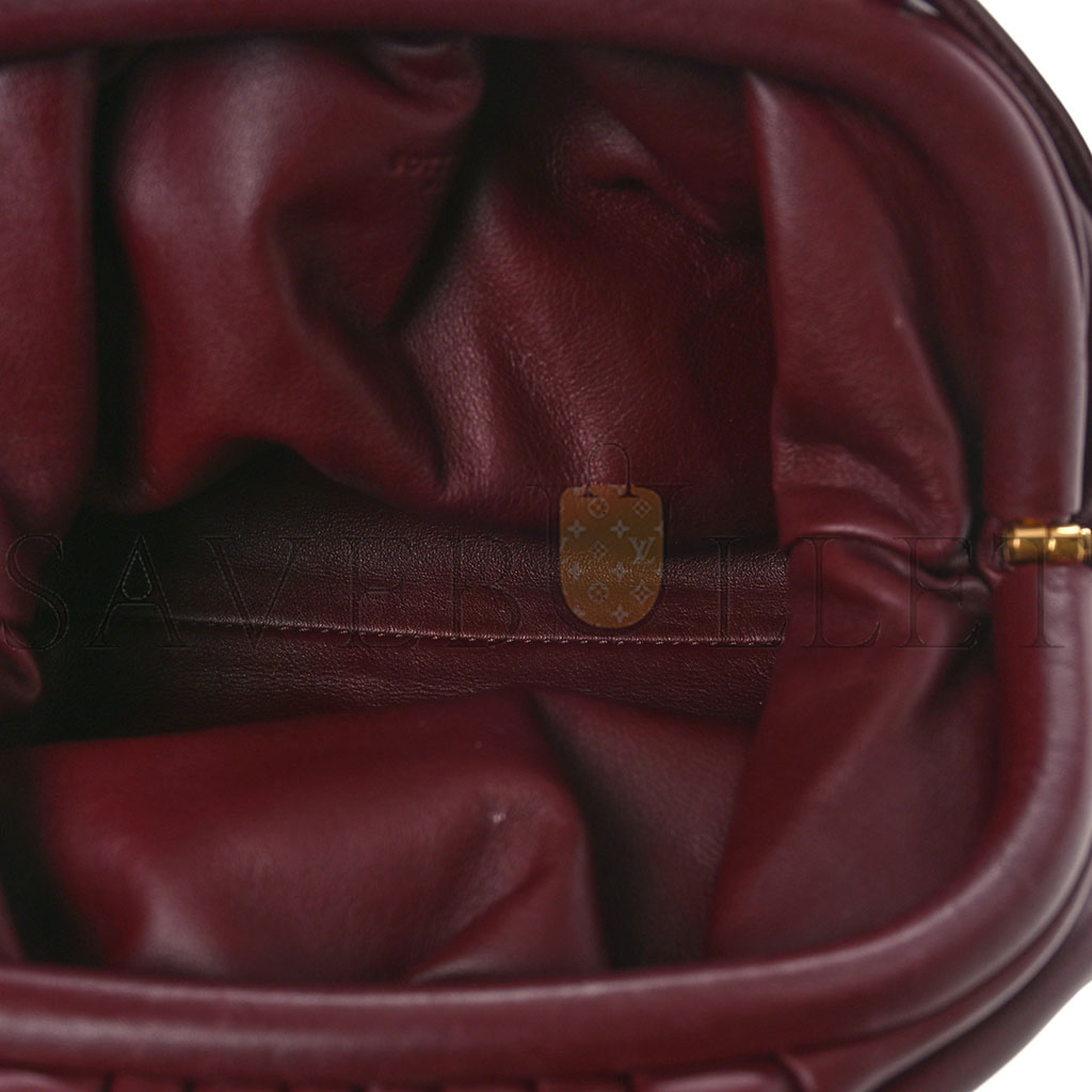 BOTTEGA VENETA BUTTER CALFSKIN THE MINI POUCH BORDEAUX (21*11*5cm）